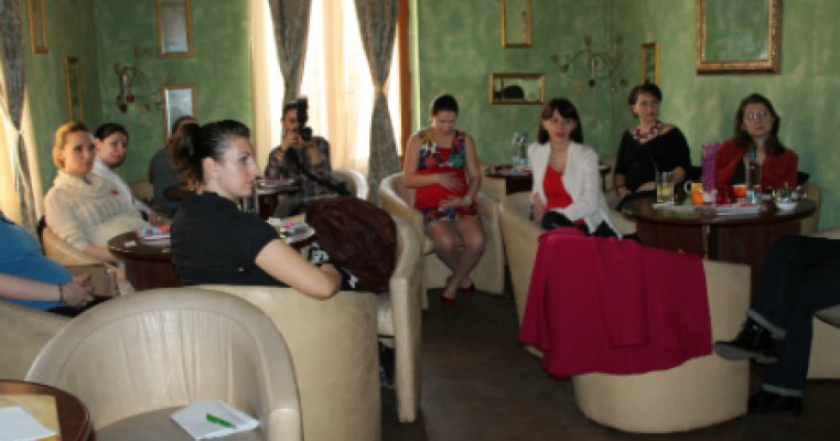 Castiga o invitatie la urmatoarea intalnire La Ceai cu Mamici