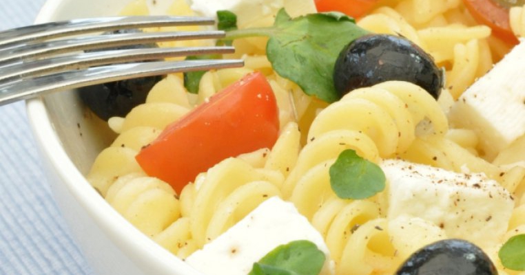 Salata greceasca cu paste