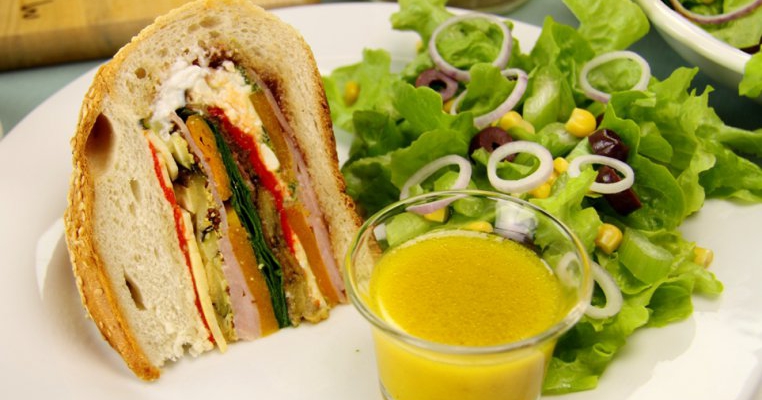 Sos cu mustar si miere pentru salata verde