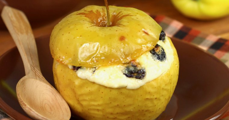 Mere coapte cu branza dulce