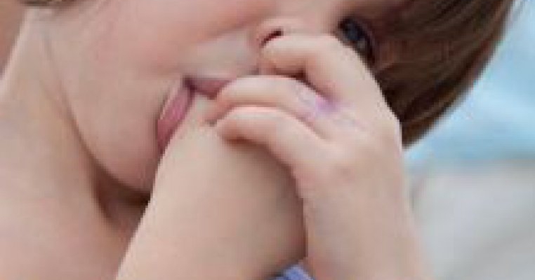 3 moduri prin care ii rapim copilului copilaria