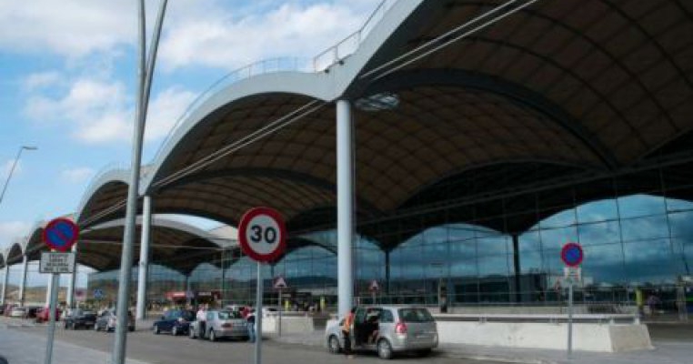 Copil in varsta de 5 luni a murit pe banda de bagaje dintr-un aeroport din Spania