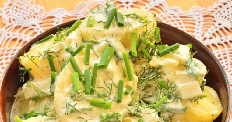 Salata de cartofi cu marar si lamaie