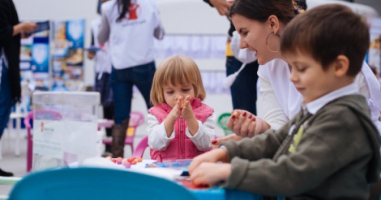 Salvati Copiii Romania a dotat 15 maternitati si continuat campania de reducere a mortalitatii infantile
