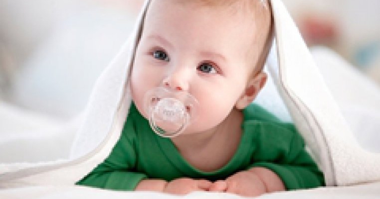 Alint si fericire pentru bebelusul tau, cu suzetele si snururile pentru suzete Philips Avent