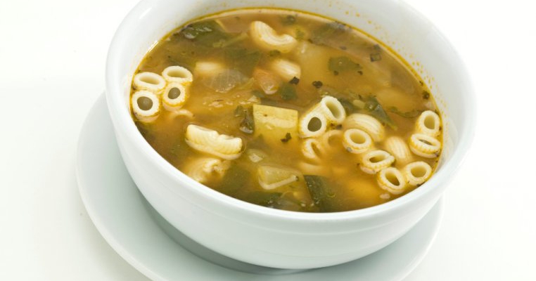 Minestrone: supa italiana cu paste