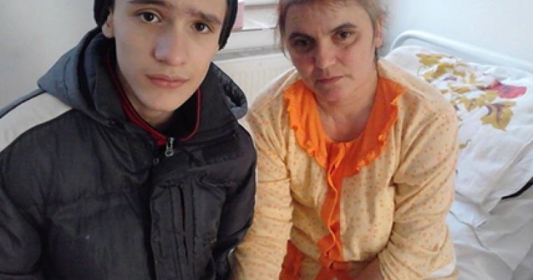 Apel umanitar! Mihai si mama sa au nevoie de ajutor