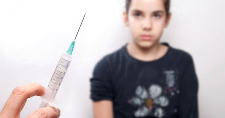 Incredibil: 24 de copii dintr-o scoala din Targoviste au fost vaccinati impotriva Hepatitei A fara acordul sau stirea parintilor!
