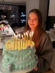 Catinca, fiica Elwirei și a lui Mihai Petre a împlinit 13 ani. Cei patru au sărbătorit în familie