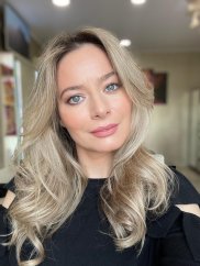 Laura Cosoi este însărcinată cu al cincilea copil. Vedeta a făcut marele anunț într-un mod inedit