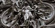 Reprezentarea a Înălțării Domnului la intrarea în Catedrala din Milano, Italia