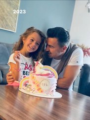 Eva, fiica Elenei Udrea a împlinit 8 ani. Mama i-a făcut o urare de suflet.