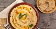 Hummus cu crackers