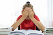 46,3% din elevii de la sate care nu au luat peste 5 la matematică