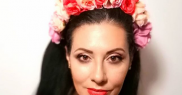 Denise Iacobescu este o bunică atipică