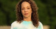 Alison Carey are o existenţă marcată de obstacole