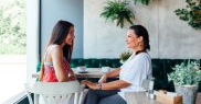 6.	Adolescentul nu trebuie să fie niciodată tratat ca un copil, deoarece acela este un stadiu din viață pe care l-a depășit. Este mai bine să tratezi un adolescent ca și cum are o valoare mai mare decât are decât ca și cum are o valoare mai mică și să îl 