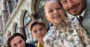 David iubește să facă selfie-uri alături de copiii săi