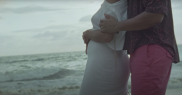 Au anunțat că așteaptă al treilea copil în noul clip al artistului
