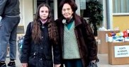 Eliza locuiește doar cu mama ei