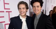Da, Cole Sprouse are un frate geamăn!