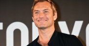 Jude Law este din nou tată