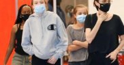 A fost surprinsă recent alături de mama ei la cumpărături