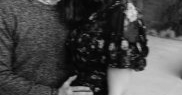 Mandy Moore a dezvăluit că aşteaptă un copil prin fotografii postate pe o reţea de socializare