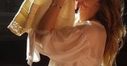 Rochiţa de botez a Verei a fost deosebită