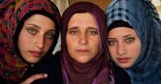 4.	Tabără de refugiați, Grecia