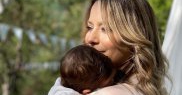 ”Nu trebuie să stai jertfelnică la picioarele copilului, epuizându-te, ignorând toate nevoile tale”