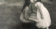 A fost deranjată de faptul că mama ei i-a anunţat sarcina pe Instagram