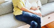 Formează un cuplu alături de actorul Garrett Hedlund