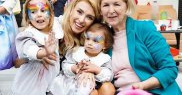A recunoscut faptul că este ajutată de mama ei şi de două bone