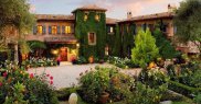 Casa este în stil italian