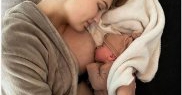 Romee Strijd este mama unei fetiţe