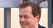 Tom Parker Bowles este critic culinar
