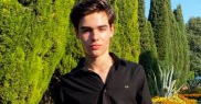 Radu a debutat pe scena Teatrului de Comedie din Capitală