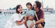 O mamă devotată. Dana încearcă să petreacă cât mai mult timp cu Radu și cei doi copii