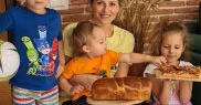 A explicat cum își împarte treburile cu soțul ei