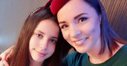 Violeta are deja 13 ani și o relație minunată cu mama ei