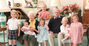 Fotografia care a emoționant o lume întreagă: Regina și Prințul Philip alături de 7 strănepoți 
