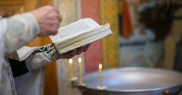 Legiștii au stabilit cauza decesului bebelușului mort la 12 ore după botez. Ce va păți preotul din Suceava 