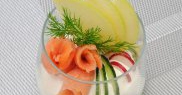 Aperitiv cu iaurt, cu somon și cu legume