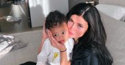 Kylie a ținut ascunsă prima sarcină