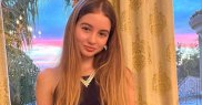 Are rezultate excelente la școală! O organizație din Malibu a numit-o unul dintre tinerii valoroși ai comunității