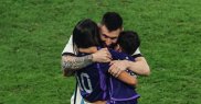 La scurt timp li s-au alăturat fratele lor mai mic și mama lor, Antonella Roccuzzo