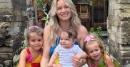 Cum a fost zborul până în Vietnam cu trei copii