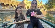 Adoră să plece în vacanțe împreună cu fetița ei