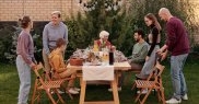 Străduiește-te să ai cât mai multe relații sociale